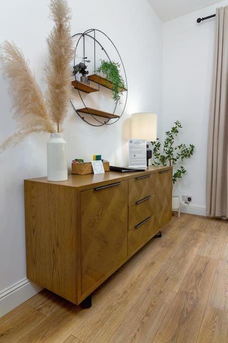 סטירלינג The Stylish 3-Bedroom Maisonette Retreat מראה חיצוני תמונה